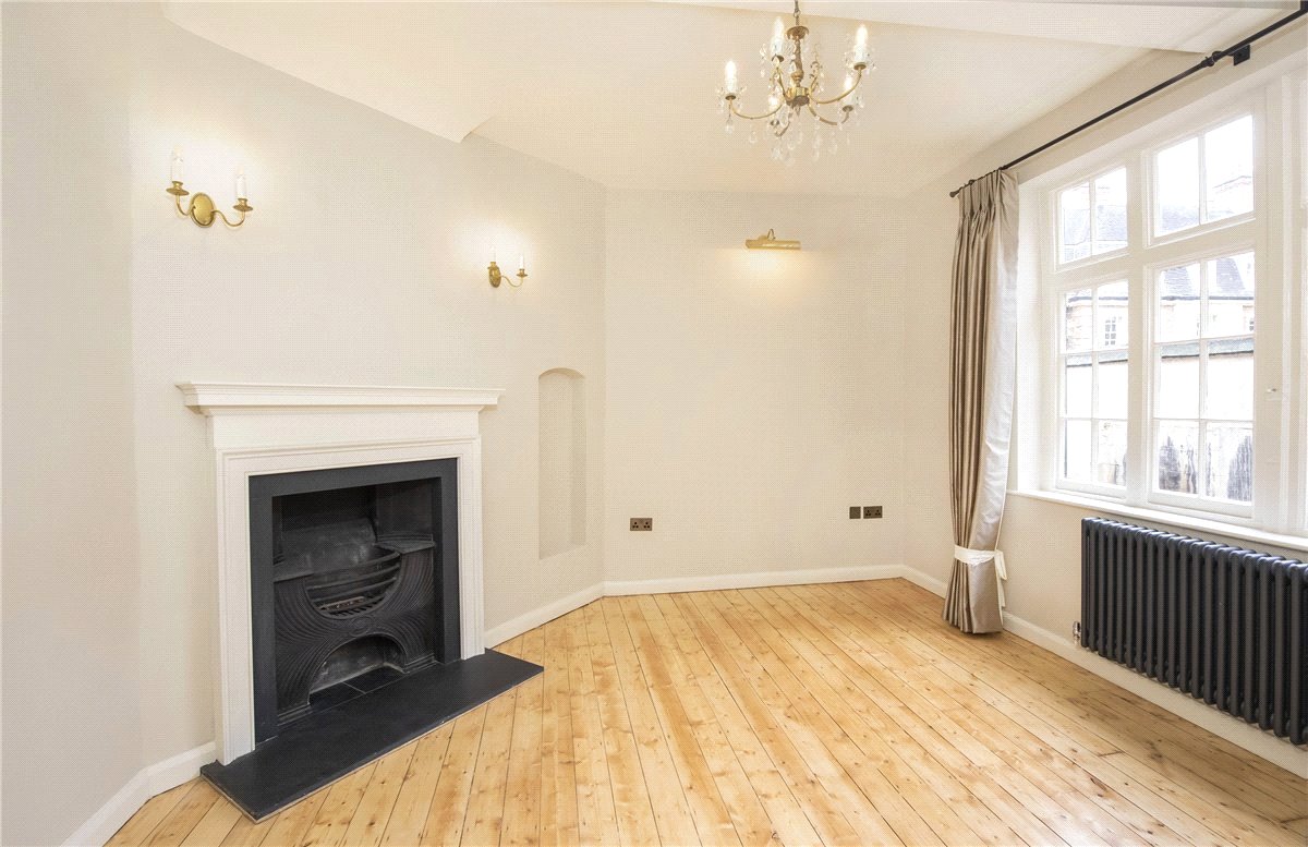 4 bedroom House, Precentors Court, York, YO1 - Available, Image 2