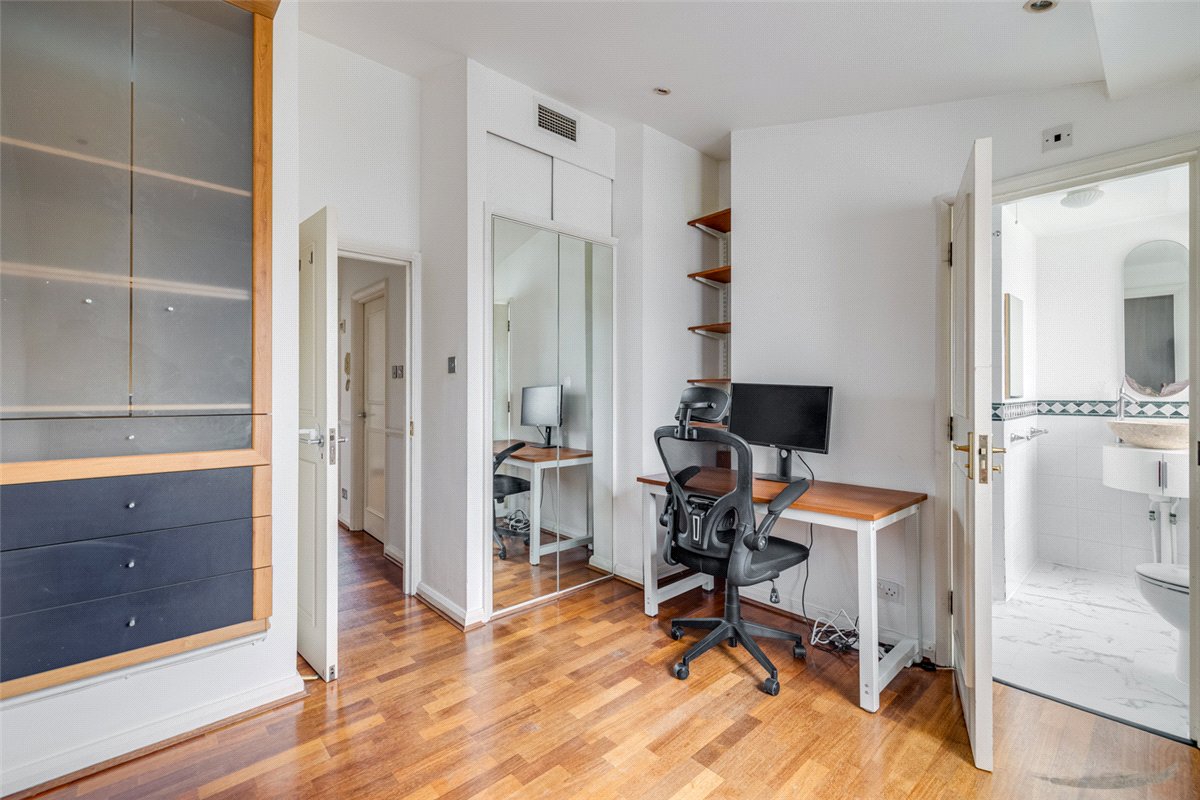 3 bedroom Flat, Ennismore Gardens, Knightsbridge, SW7 - Available, Image 6