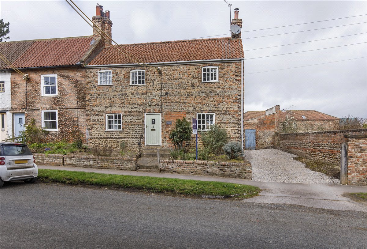 3 bedroom House, Main Street, Little Ouseburn, YO26 - 