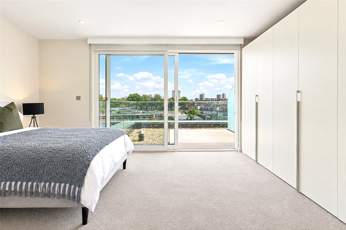 3 bedroom Flat, Broomhouse Lane, London, SW6 - Available, Image 6