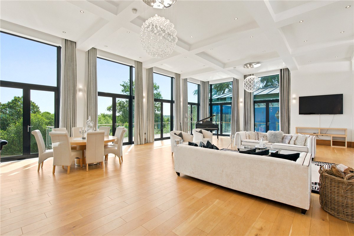 7 bedroom House, Snelsmore Common, Newbury, RG14 - Available, Image 2