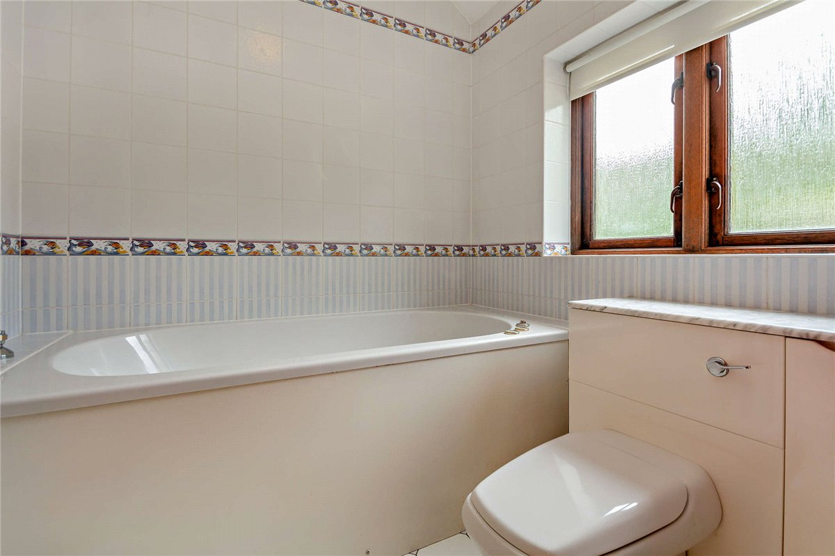 3 bedroom House, The Maltings, West Ilsley, RG20 - Available, Image 15