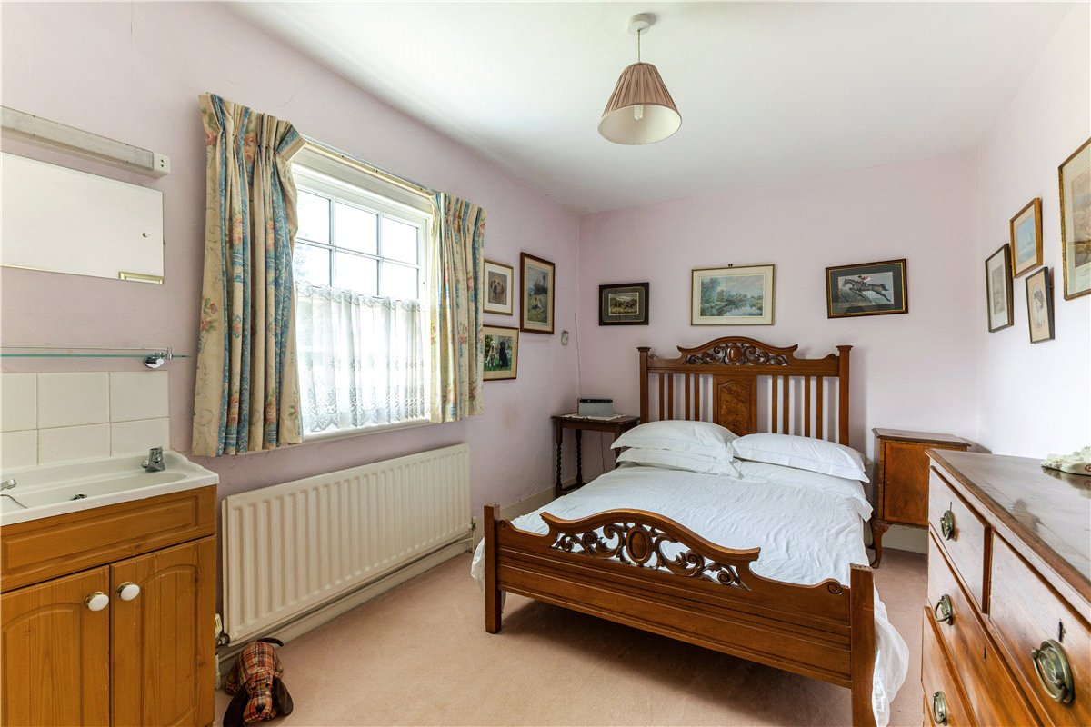 4 bedroom House, Salisbury Road, Marlborough, SN8 - Available, Image 13
