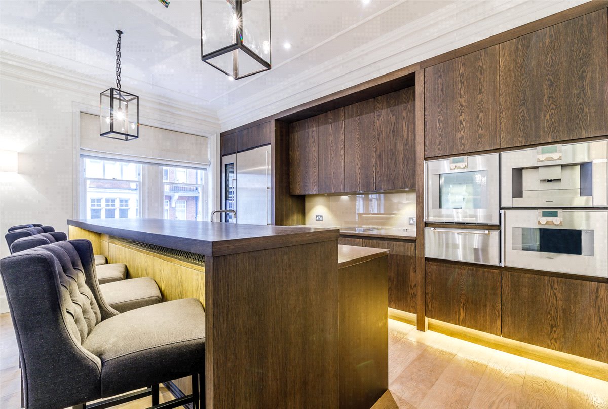 3 bedroom Flat, Duke Street, Mayfair, W1K - Available, Image 12