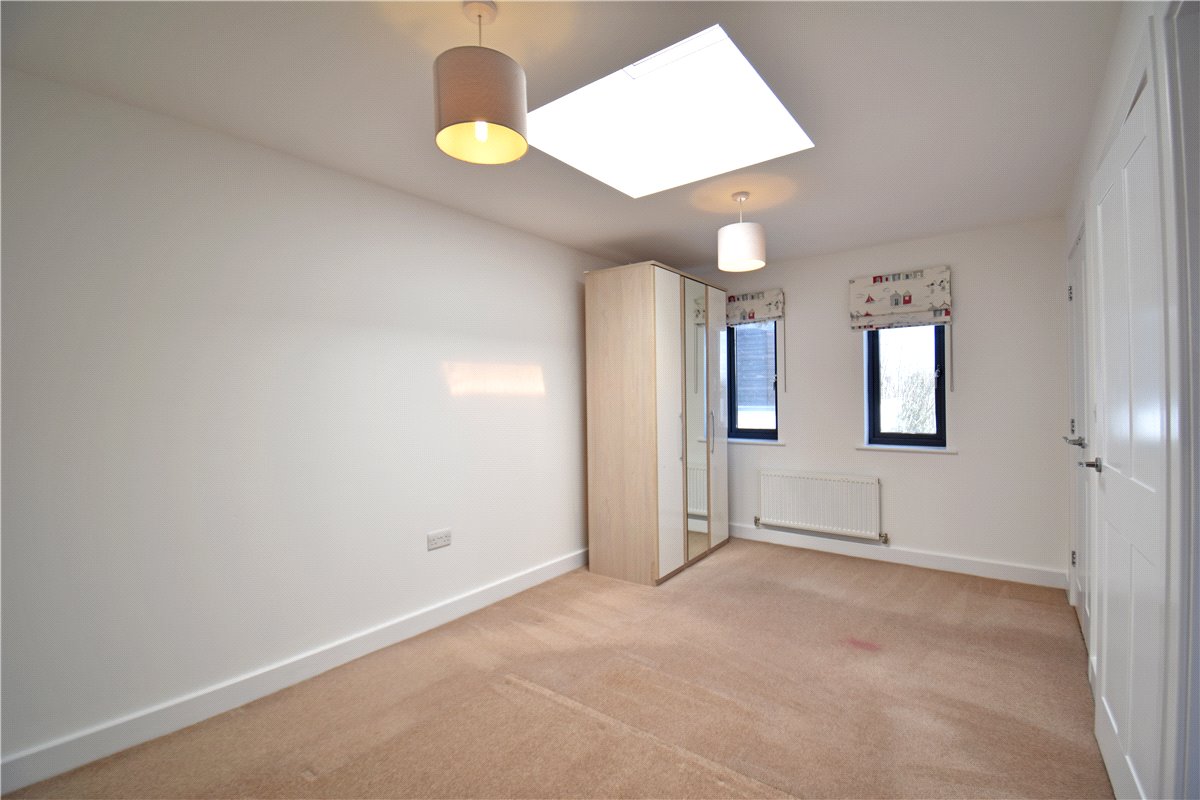 3 bedroom House, Swallow Gardens, Chesterton, CB4 - , Image 2