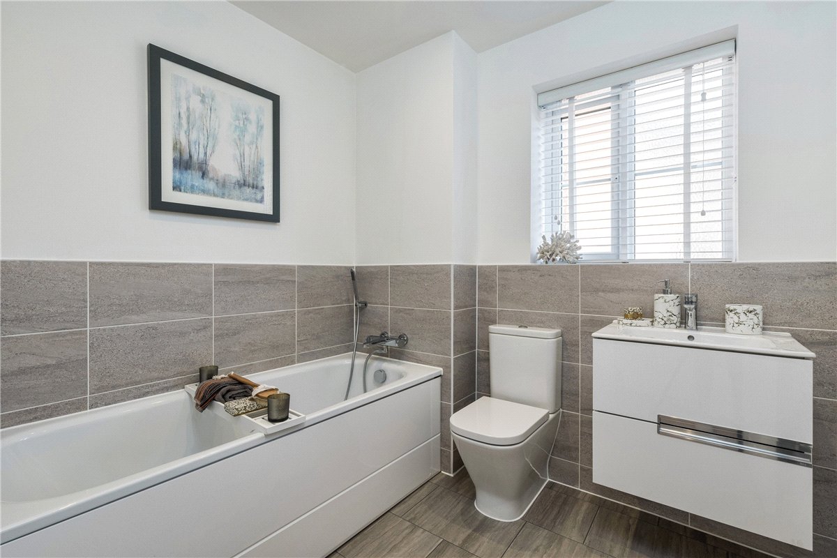 3 bedroom House, Princess Gardens, Bishops Green, RG20 - Available, Image 14