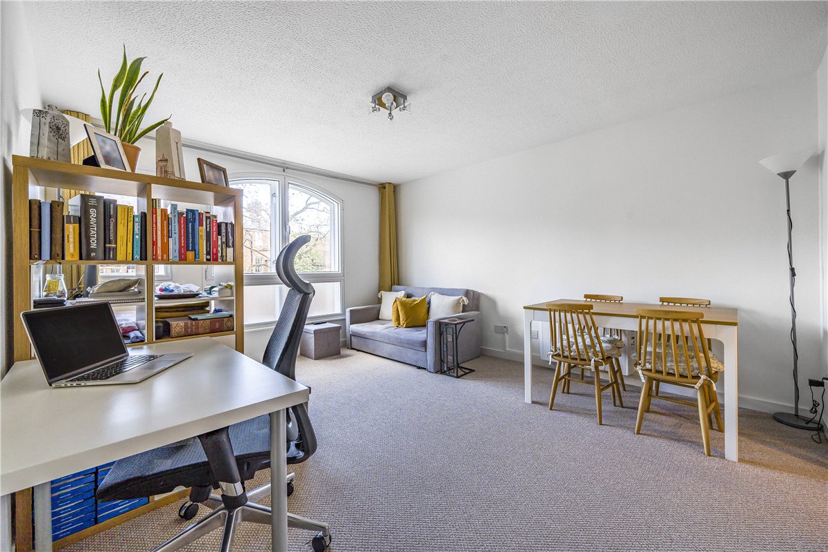 2 bedroom Flat, The Chilterns, Gloucester Green, OX1 - , Image 2