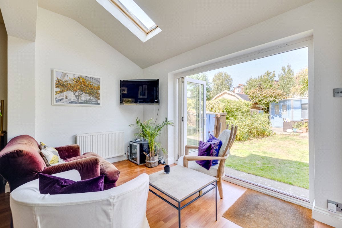 4 bedroom House, Kingsway, London, SW14 - Available, Image 1