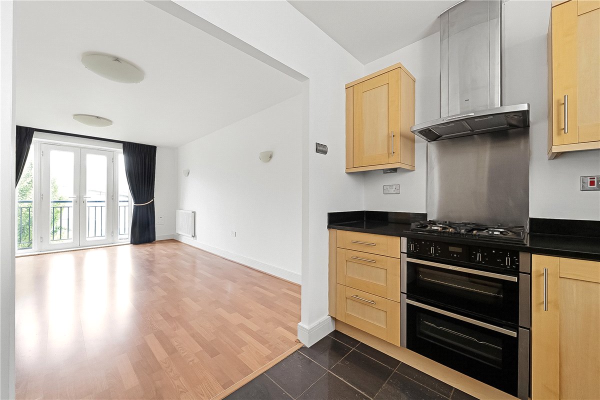 2 bedroom Flat, Pavilion Square, London, SW17 - Available, Image 6