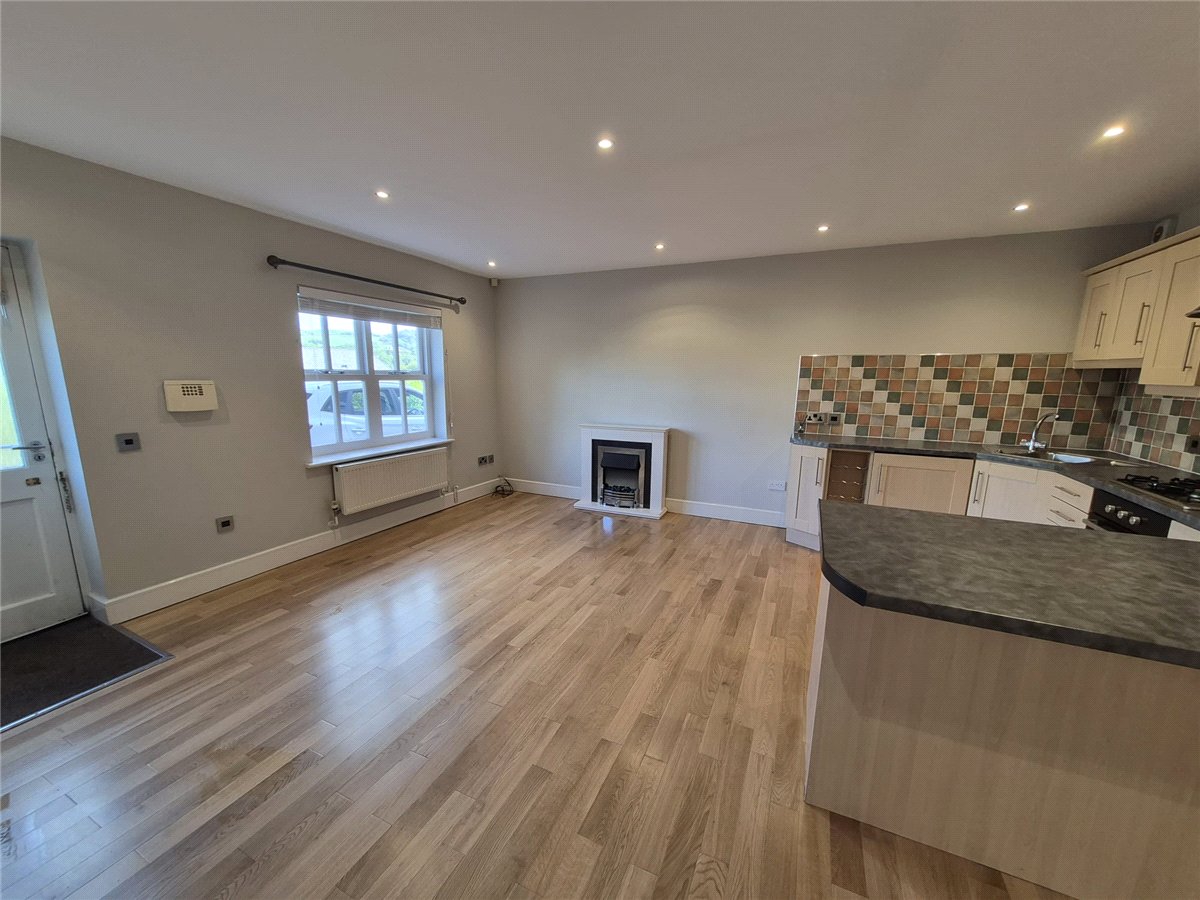 1 bedroom Flat, Square Street, Ramsbottom, BL0 - Available, Image 2