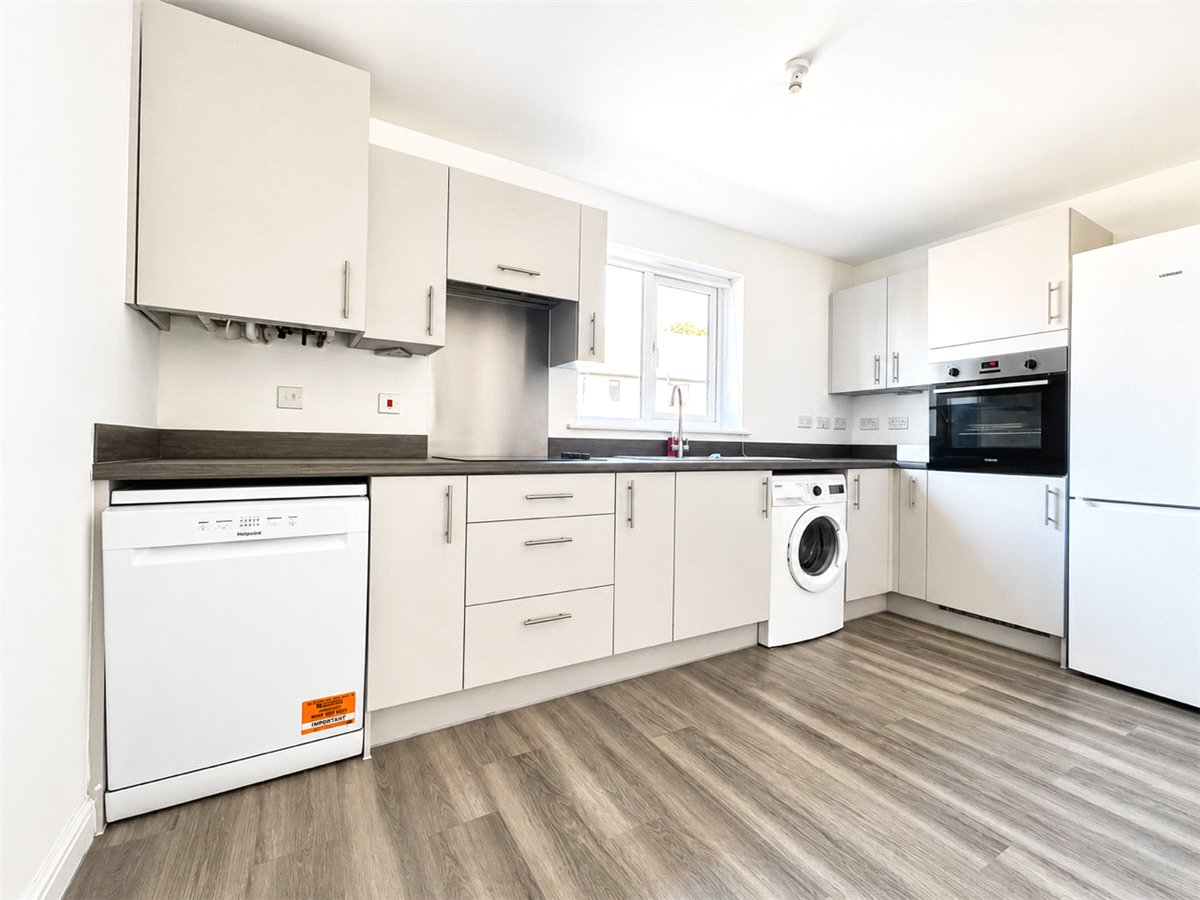 2 bedroom Flat, Stonyfield Road, Whiteley, PO15 - Available, Image 2