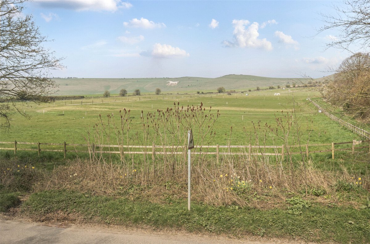 3 bedroom Cottage, Brown's Lane, Alton Barnes, SN8 - Available, Image 10