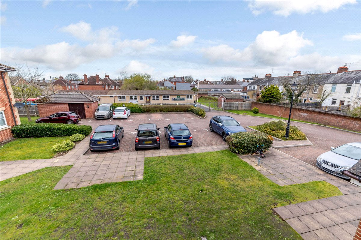 2 bedroom Flat, St. Michaels Road, Newbury, RG14 - Sold STC, Image 6