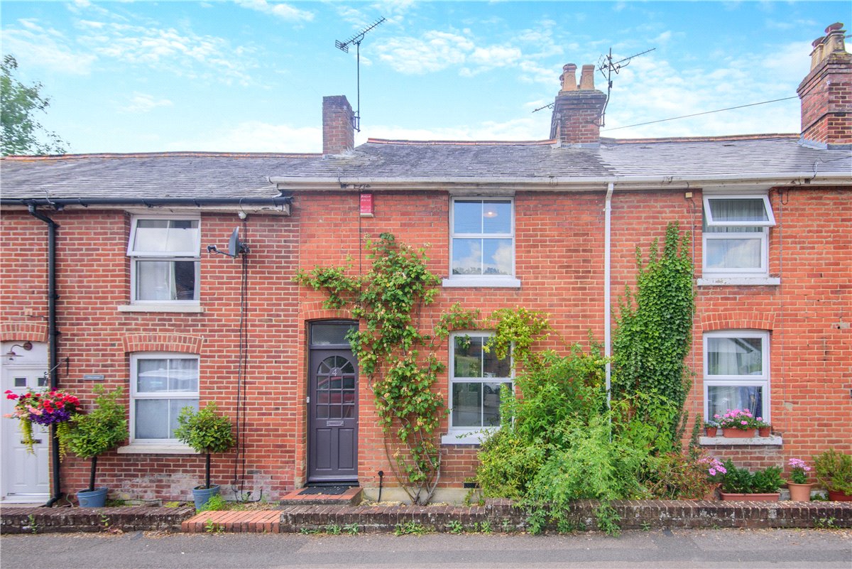 2 bedroom House, New Street, Stockbridge, SO20 - Sold