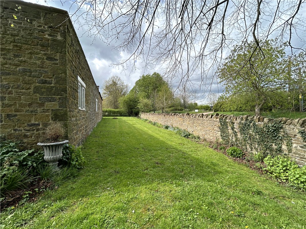 2 bedroom House, Main Street, Loddington, LE7 - Available, Image 2