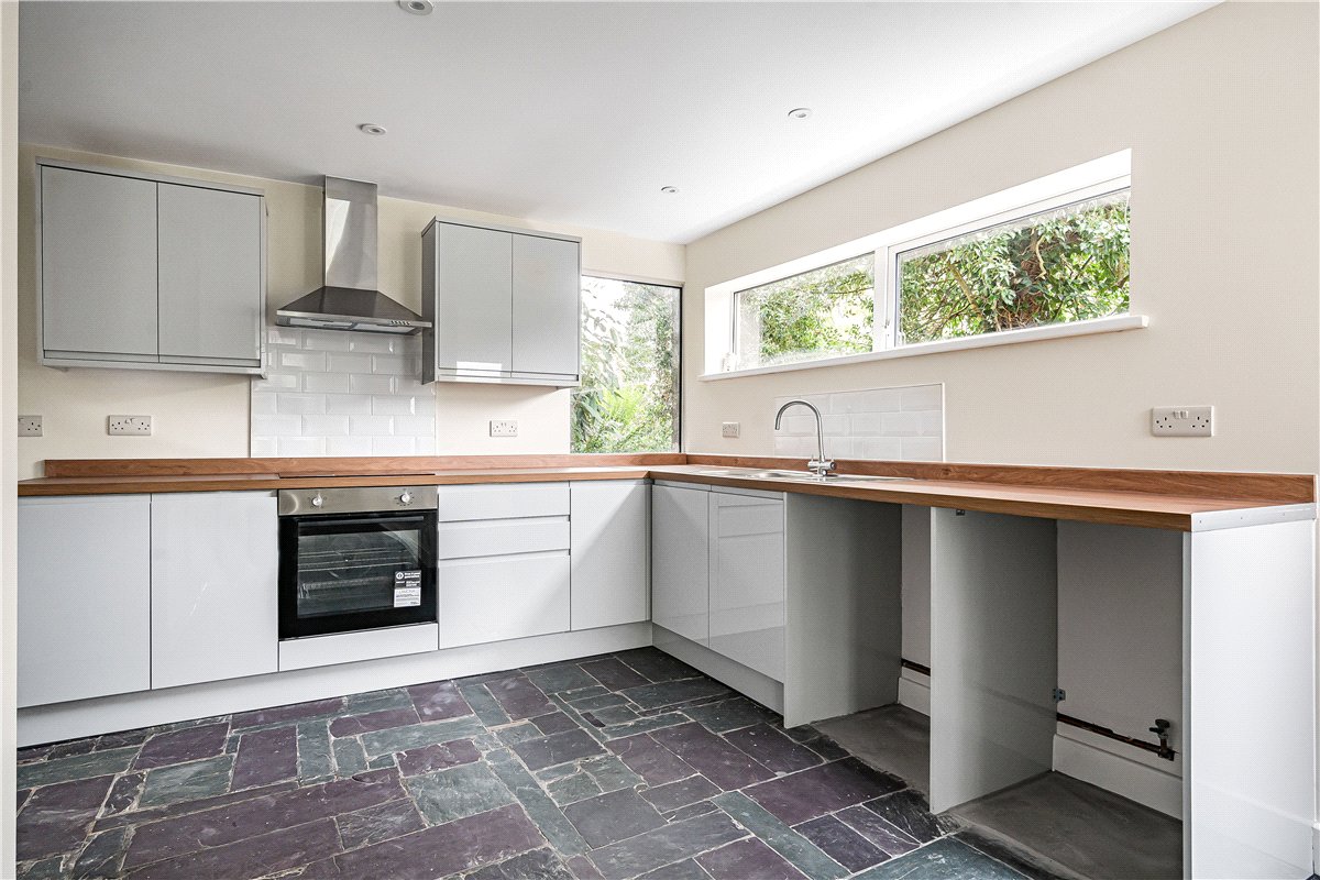 3 bedroom House, Hodgetts Lane, Burton Green, CV8 - Available