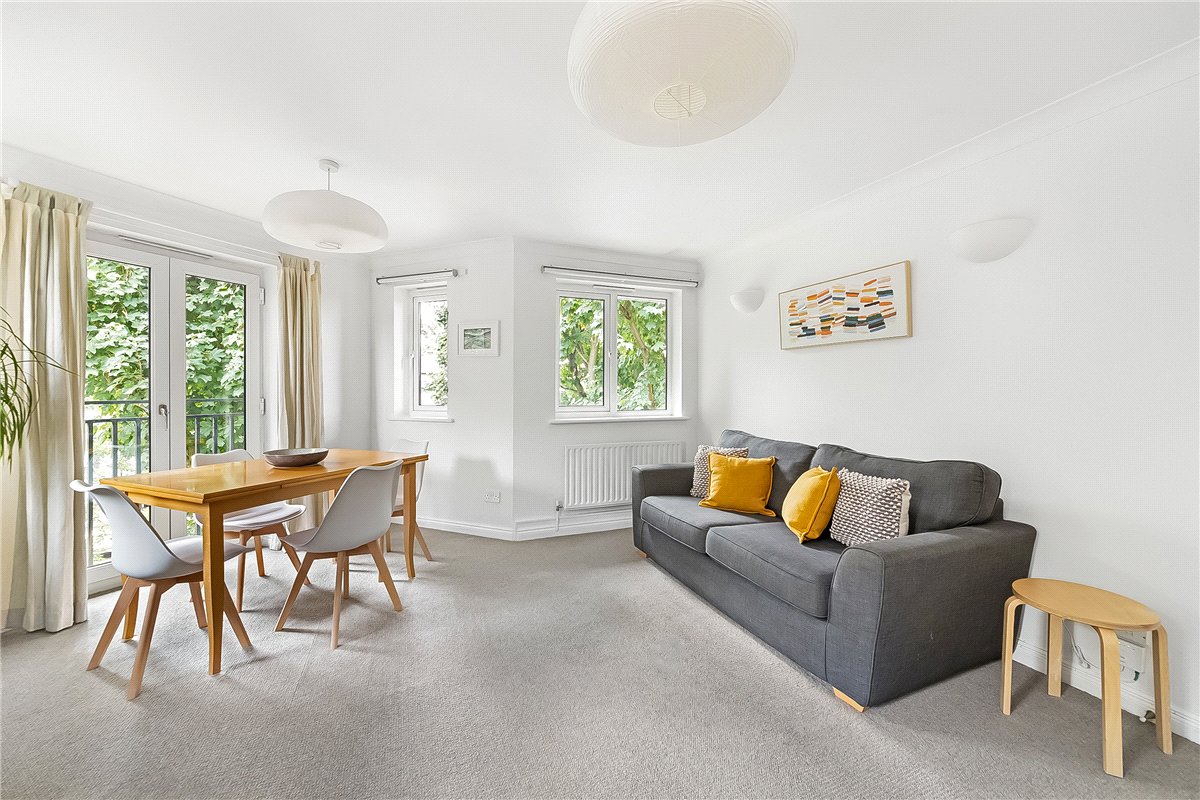 2 bedroom Flat, St. James's Drive, London, SW12 - Available, Image 5