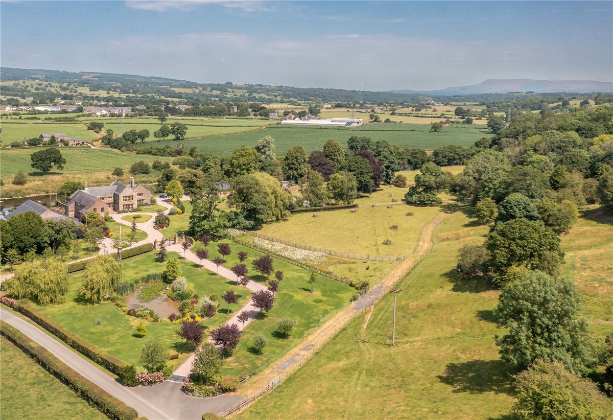 6 bedroom House, Osbaldeston, Near Blackburn, BB2 - Available