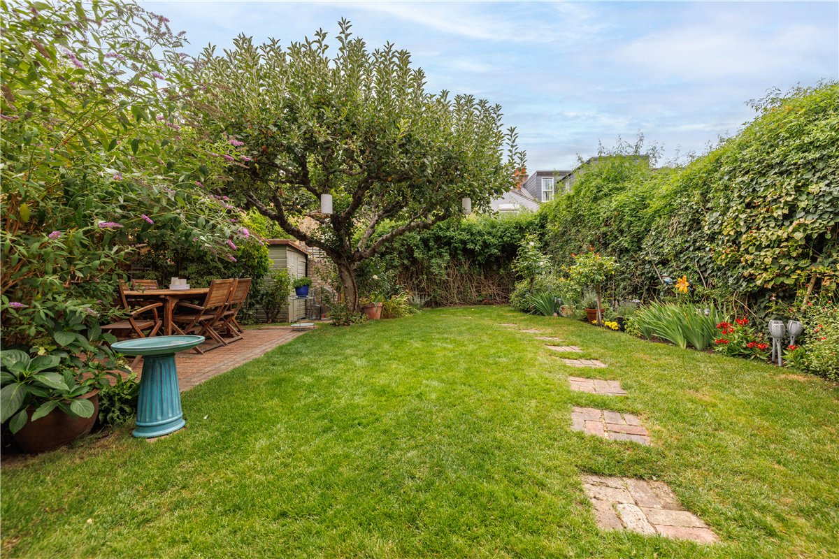 3 bedroom House, First Avenue, London, SW14 - Available, Image 11