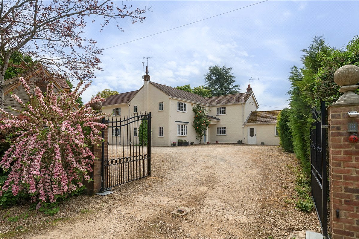 5 bedroom House, Clench Common, Marlborough, SN8 - Available