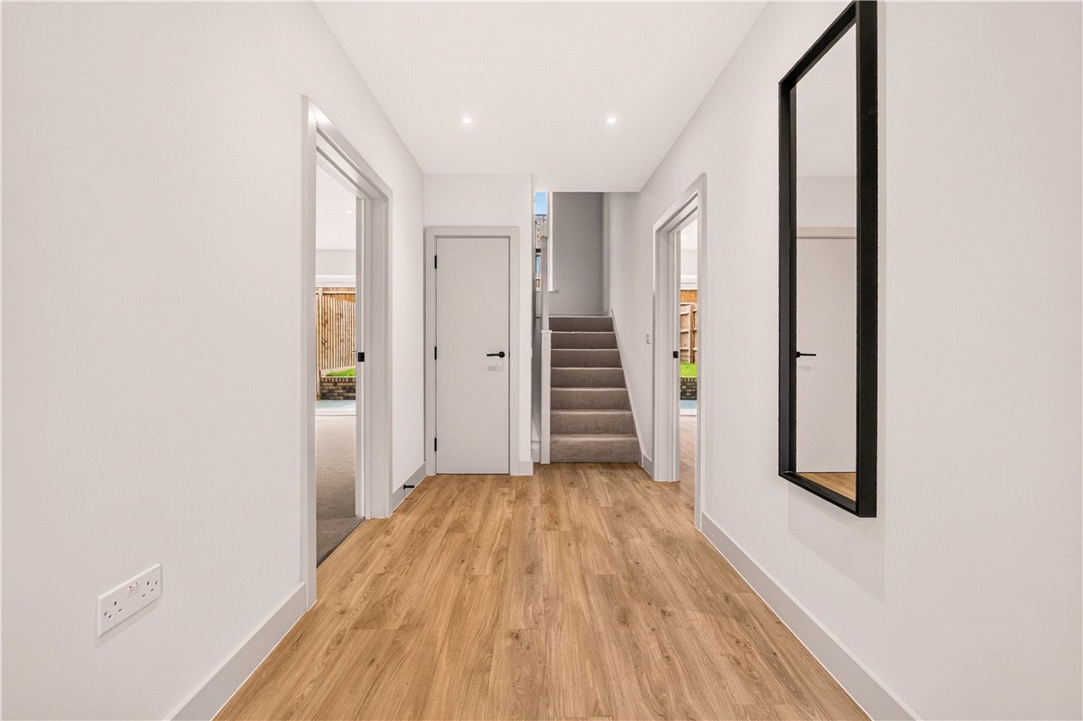4 bedroom House, Ballast Road, Erith, DA8 - Available, Image 9