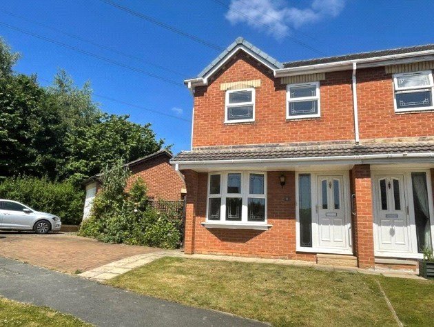 3 bedroom House, Sherbourne Avenue, Bramley, S66 - Available