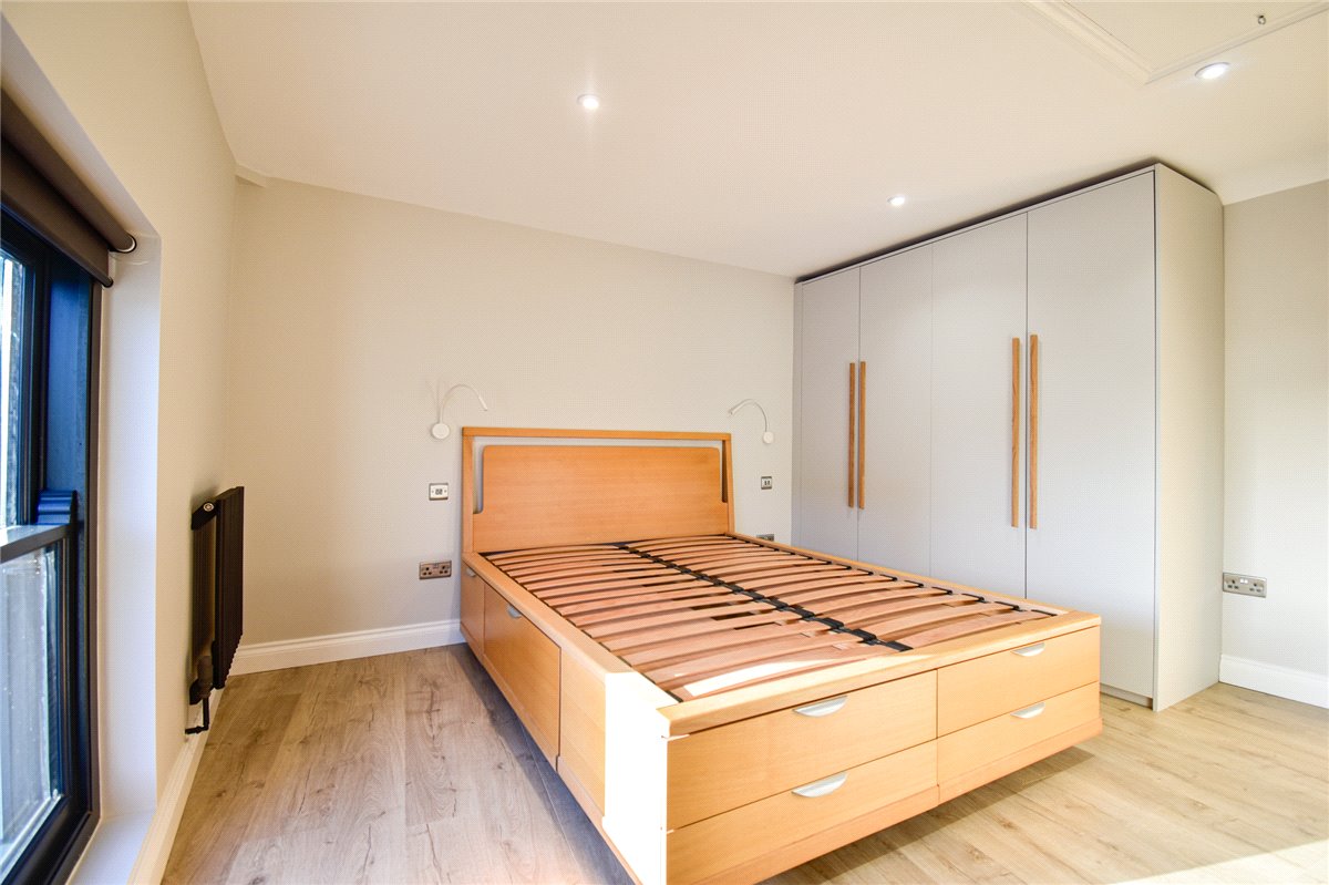 2 bedroom Flat, High Street, Cottenham, CB24 - Available, Image 10