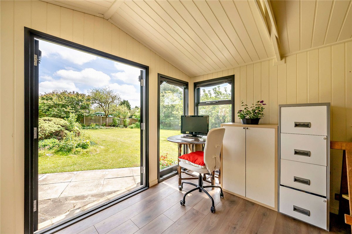 3 bedroom Bungalow, Downs Close, Eastbury, RG17 - Available, Image 13