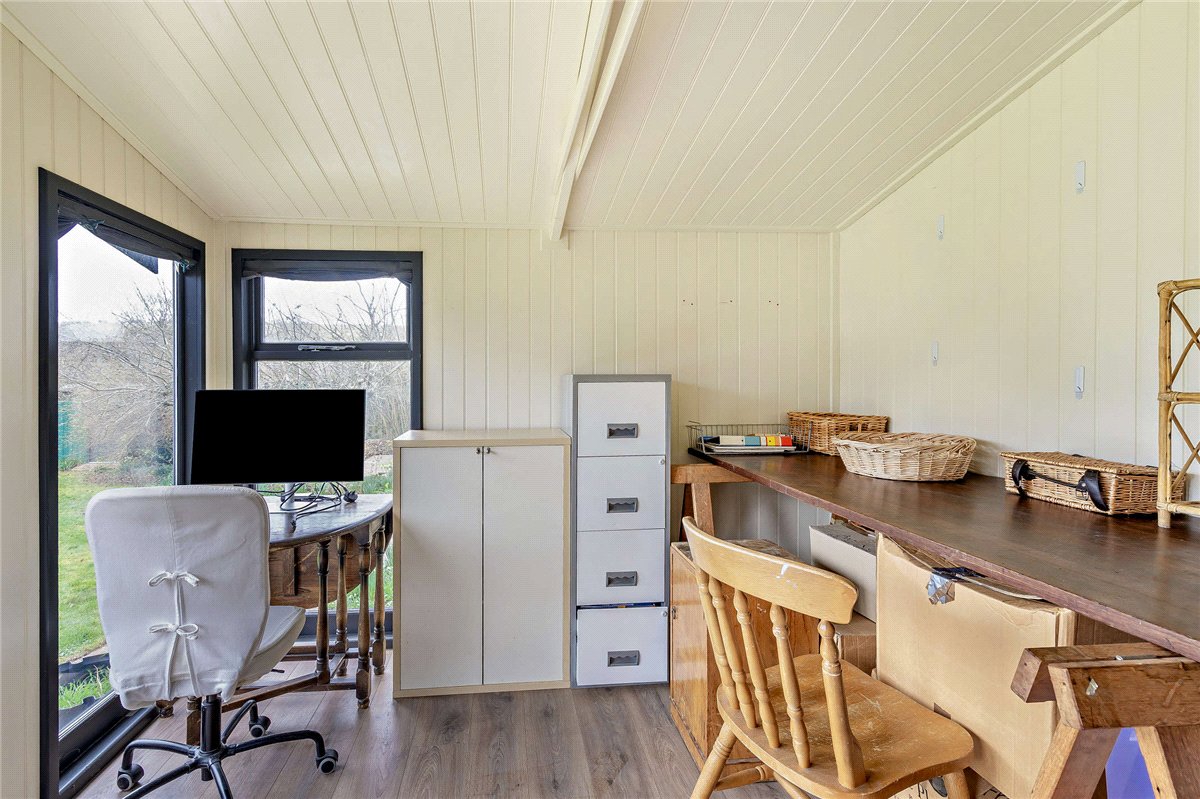 3 bedroom Bungalow, Downs Close, Eastbury, RG17 - Available, Image 13