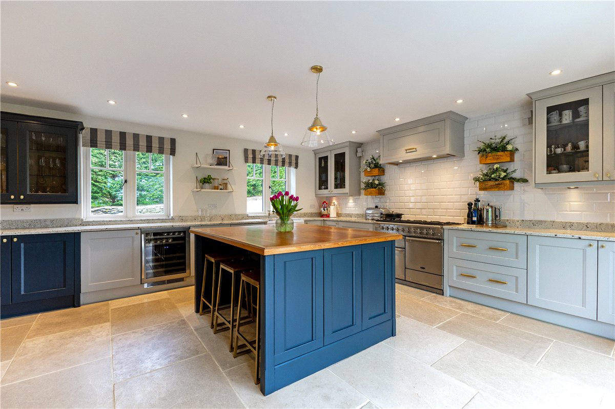 5 bedroom House, The Fairway, Devizes, SN10 - Available, Image 11