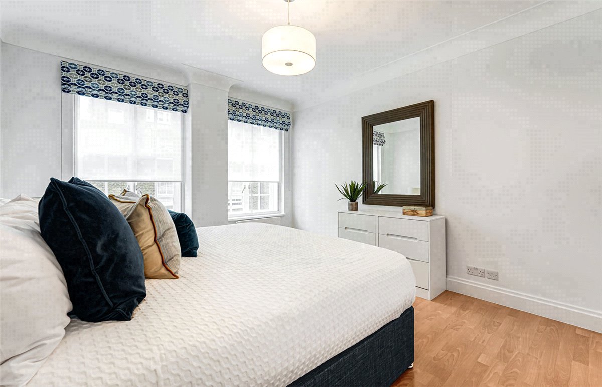 2 bedroom Flat, Kensington High Street, Kensington, W8 - Available, Image 3