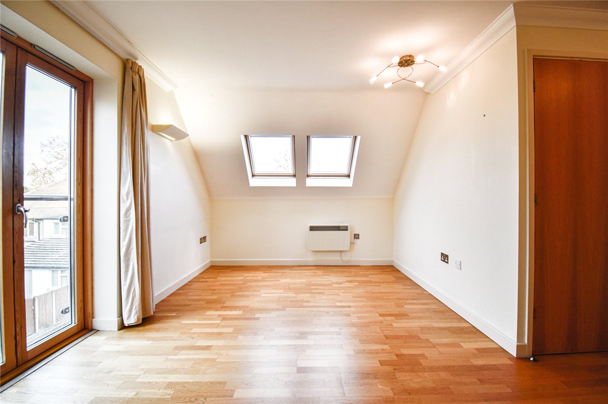 2 bedroom Flat, The Redwing, Newmarket Road, CB5 - Let Agreed, Image 2