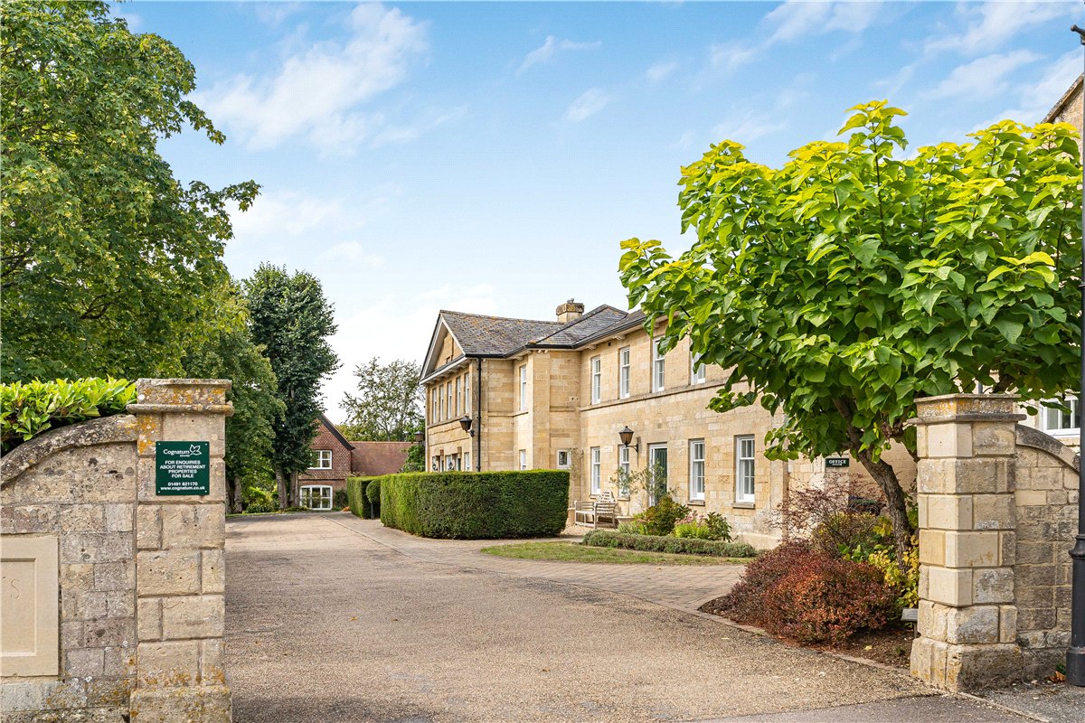 2 bedroom House, St Lukes Court, Hyde Lane, SN8 - Available