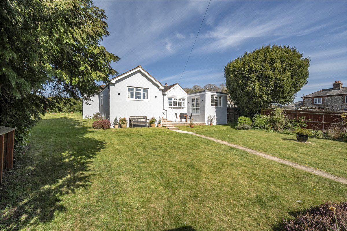 3 bedroom House, East Street, Hambledon, PO7 - Sold