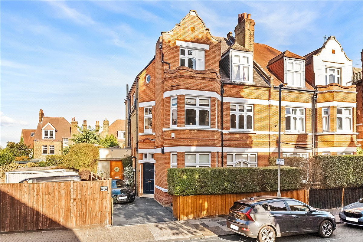 2 bedroom Flat, Wexford Road, London, SW12 - Sold STC