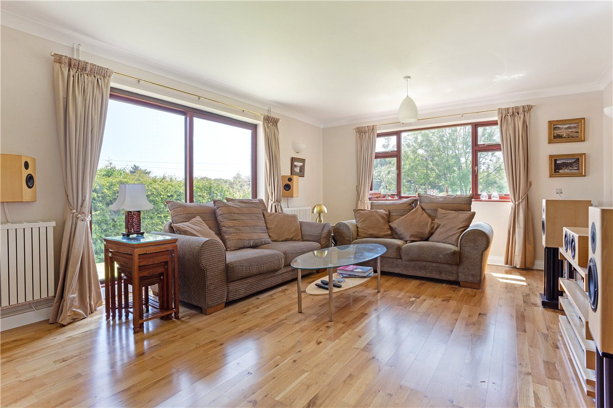 4 bedroom Bungalow, Bucklebury Alley, Cold Ash, RG18 - Available, Image 7