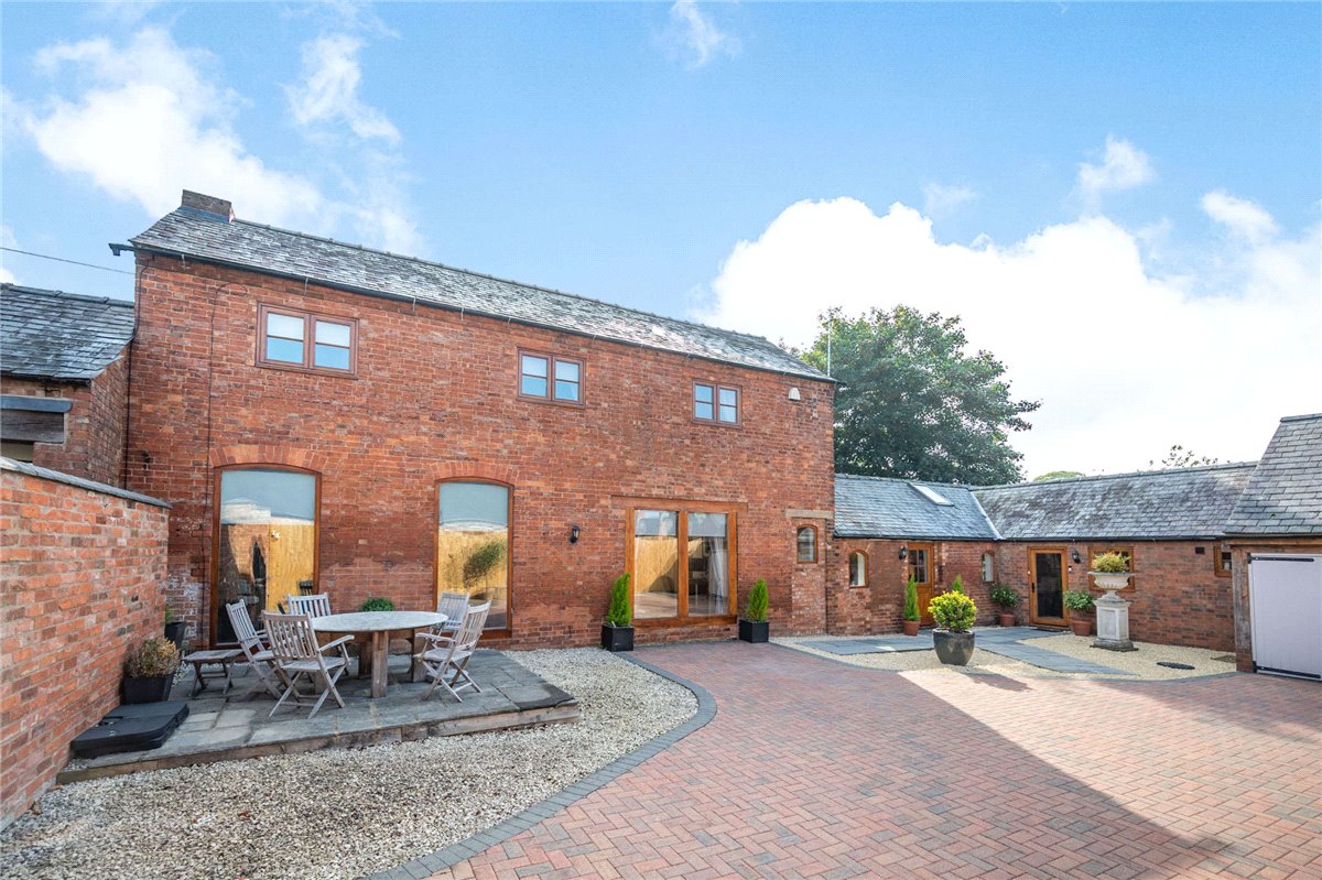 5 bedroom House, Lutterworth Road, North Kilworth, LE17 - Sold