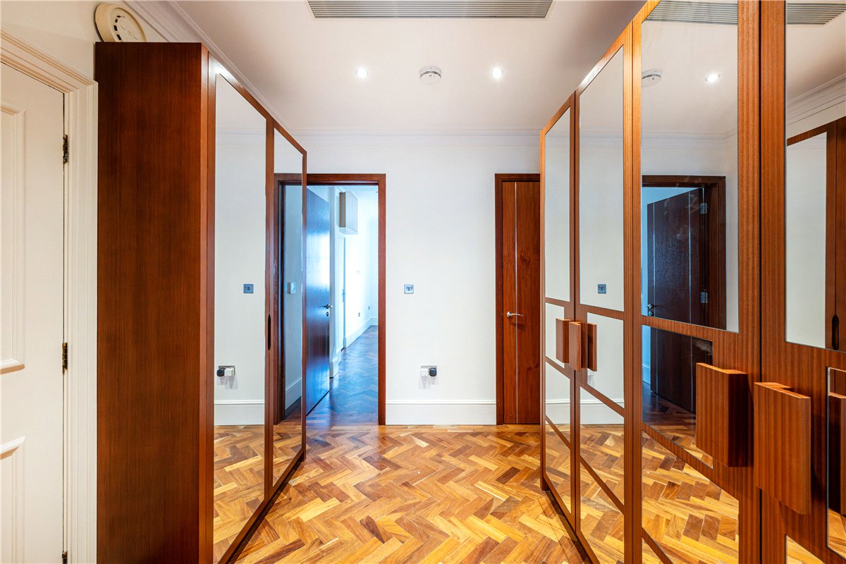 2 bedroom Flat, Grosvenor Square, Mayfair, W1K - Available, Image 5