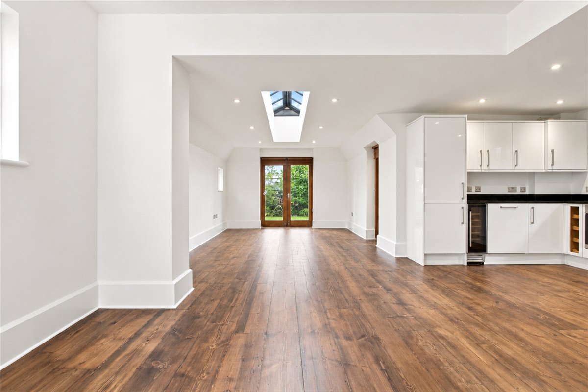 3 bedroom Cottage, Bishops Avenue, London, SW6 - Available, Image 2