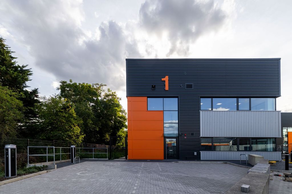 7072 to 77339 Sq Ft, 406 Woodford Green, Essex, IG8 - Available, Image 1