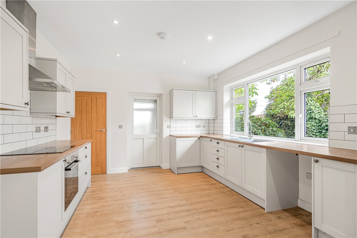 3 bedroom Bungalow, Cromwell Lane, Burton Green, CV8 - Available, Image 3