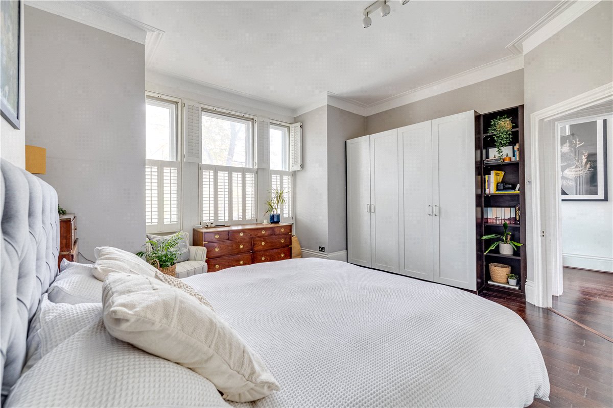 2 bedroom Flat, North Side  Wandsworth Common, London, SW18 - Sold, Image 11