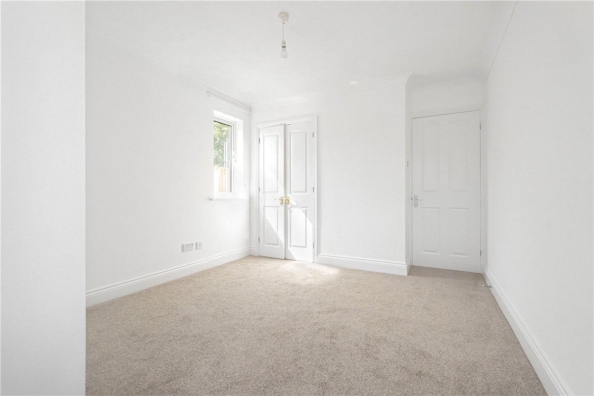 2 bedroom Bungalow, Pantile Close, Witham, CM8 - Let Agreed, Image 18