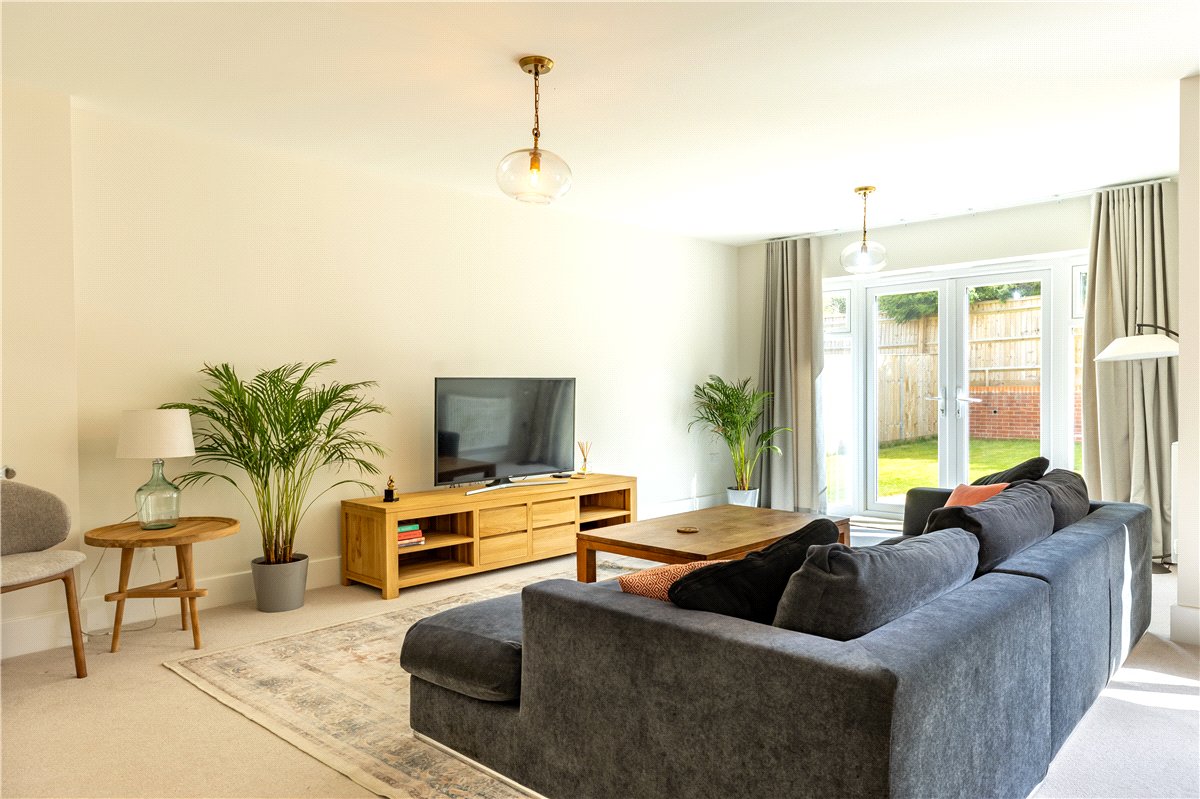 4 bedroom House, Olivers Close, Long Hanborough, OX29 - Sold STC, Image 2