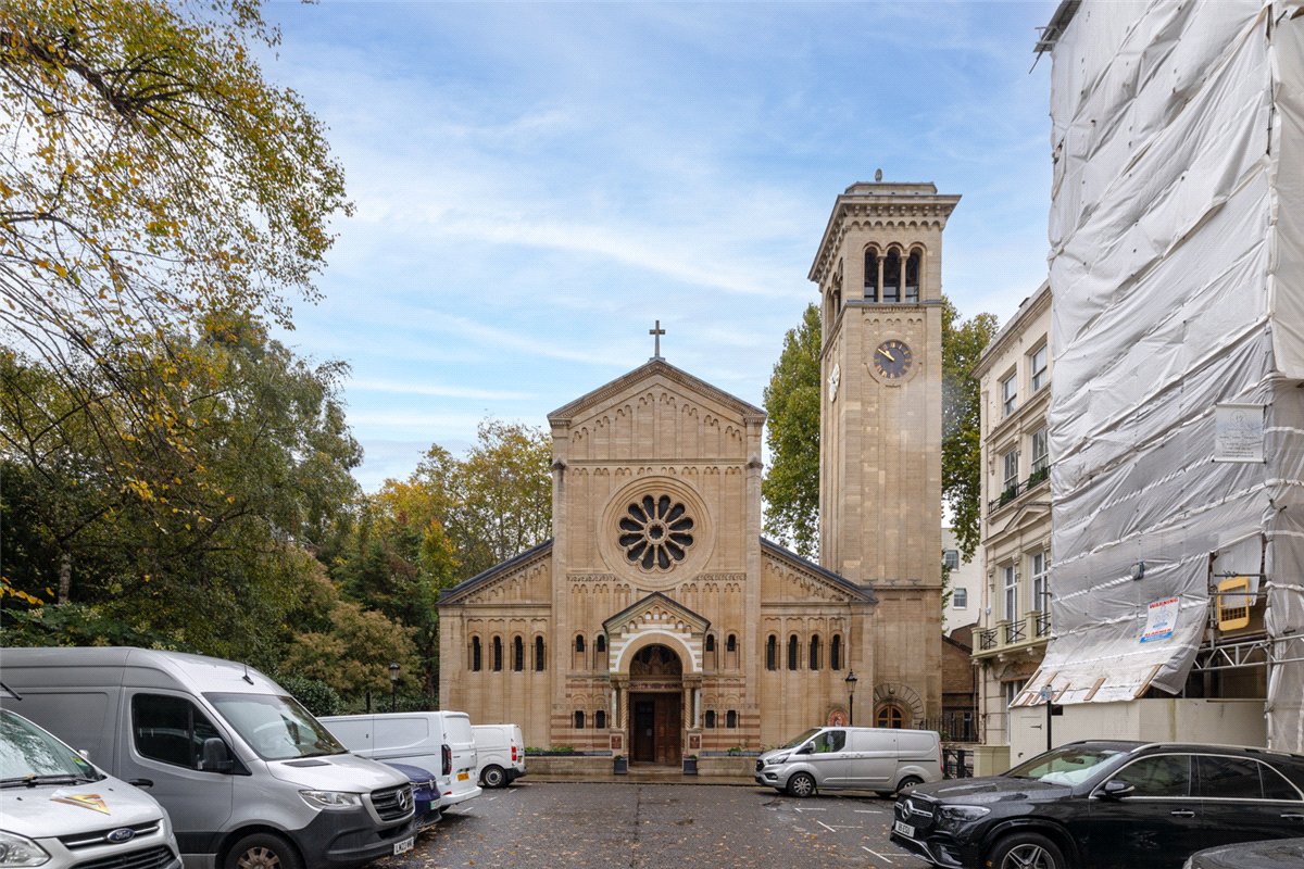 3 bedroom Flat, Ennismore Gardens, Knightsbridge, SW7 - Available, Image 1
