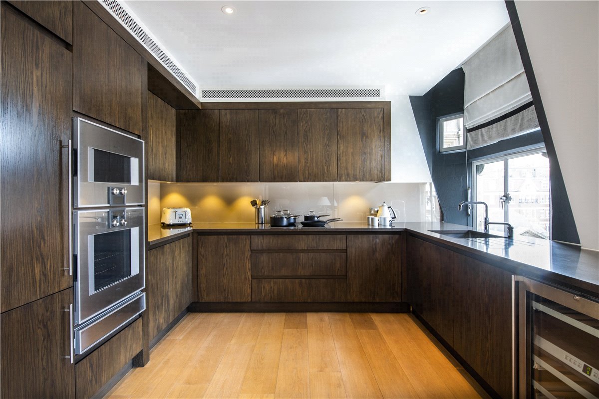 3 bedroom Flat, Duke Street, Mayfair, W1K - Available, Image 13