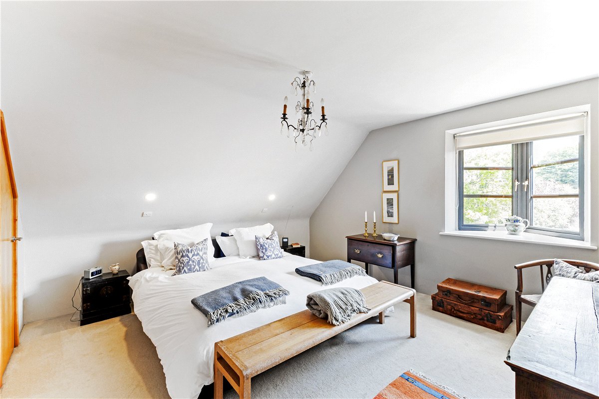4 bedroom House, Lockeridge, Marlborough, SN8 - Available, Image 11