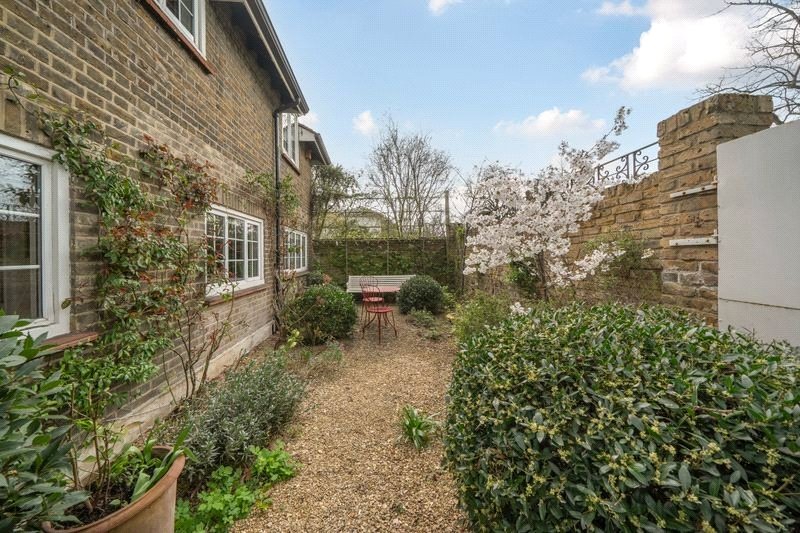 2 bedroom Cottage, Upper Ham Road, Richmond, TW10 - Available, Image 16