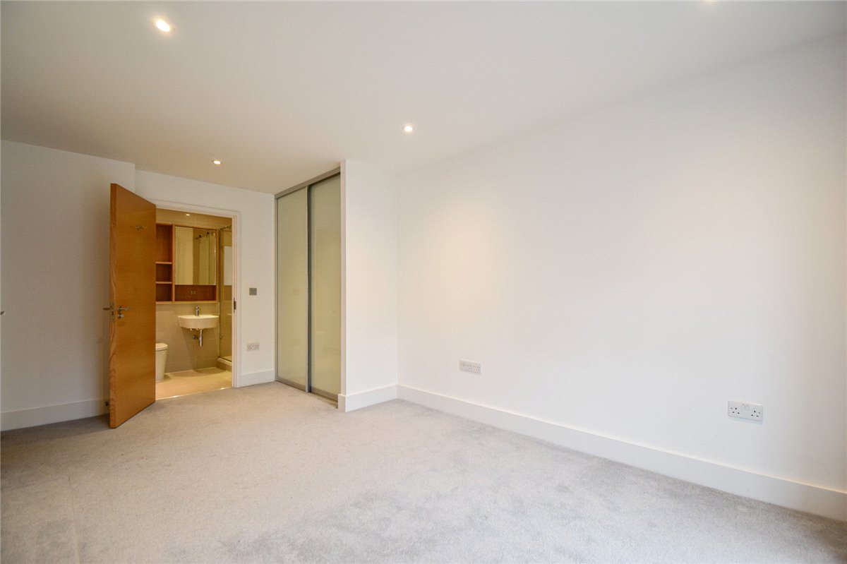 2 bedroom Flat, Keynes House, Kingsley Walk, CB5 - Available, Image 8