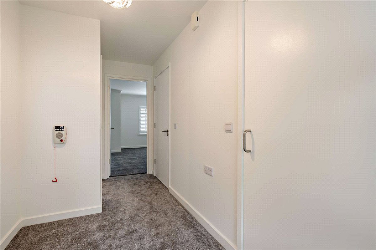 1 bedroom Flat, Bluecoats, Thatcham, RG18 - Available, Image 6